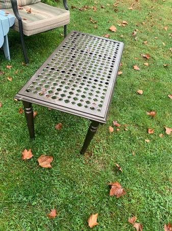 Metal heavy duty coffee table/ottoman 1