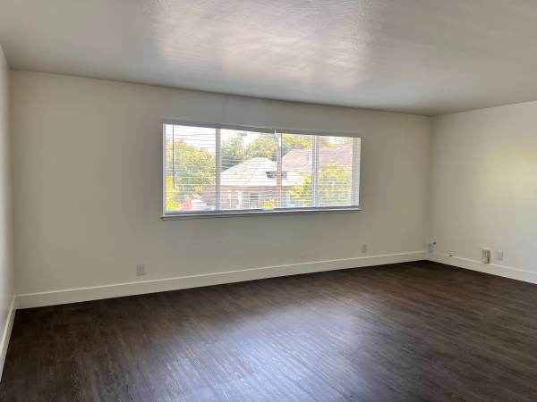 $2,708 / 2br - 110ft2 - LIVE IN ALAMEDA! In a Spacious Two Bedroom - Available Now! (alameda)63946805453443120