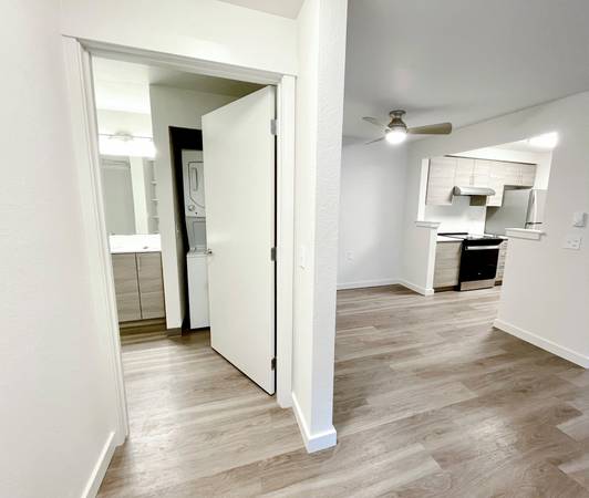 $1,625 / 1br - 700ft2 - One Bedroom One Bath ~ Available for Move in Now WITH NEW DEAL ALERT ! (Puyallup, Tacoma, Sumner, Fife, Edgewood, Milton)64031308247043124