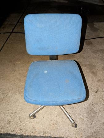 Swivel Rolling Office Desk Student Chair 1