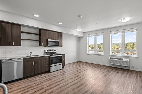 $1,514 / 505ft2 - Meet the Shevlin! (Bend)63839292437891120