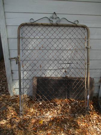 Chainlink Gate 1