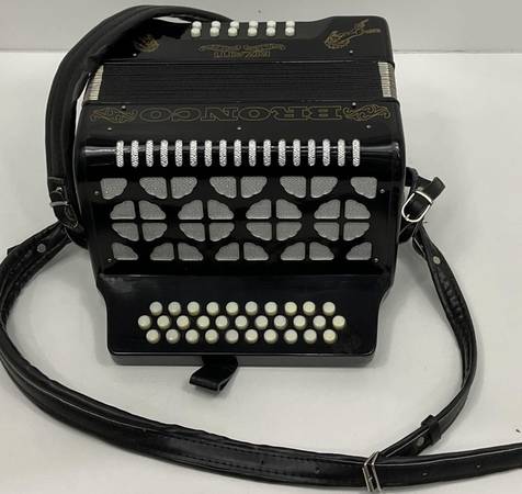 Accordion Bronco 1