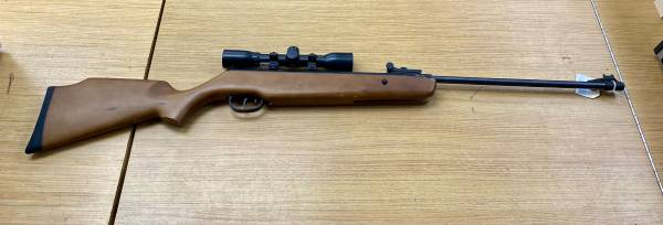 Crosman Vantage NP Scope Combo .177 CenterPoint 4X32mm Scope 1