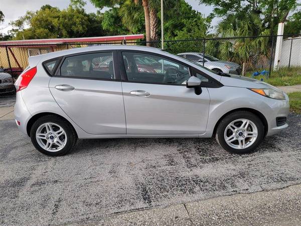 2018 Ford Fiesta SE Guaranteed Credit Approval! - $5,995 (+ SUNCOAST QUALITY CARS LLC)63443116415105123