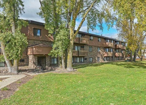 $850 / 1br - 675ft2 - Cozy 1BR – Pet-Friendly Apartment in Central Area (1310 15th Street North, St. Cloud, MN)63988652674435121