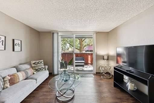 $1,205 / 450ft2 - Spacious Closets, BBQ/Picnic Area, Rent Plus (3285 Clover Way, Reno, NV)63682273276291124
