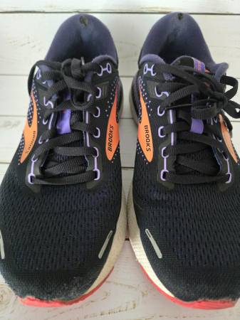 BROOKS Adrenaline sz 9W GUC 1