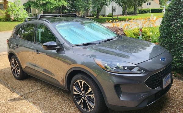 Selling 2021 Ford Escape SE Hybrid Sport Utility 4D - $10,000 (Newport News, VA)63621712150915123