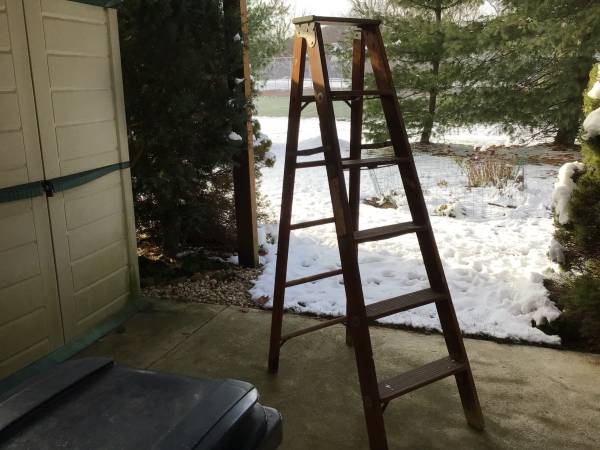 Wooden Ladder 6 Ft. 1