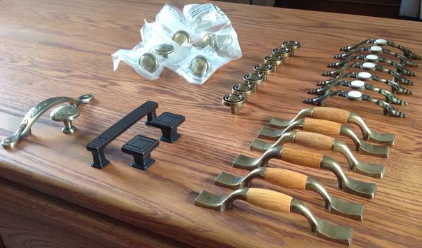 Cabinetry Handles and Knobs 1