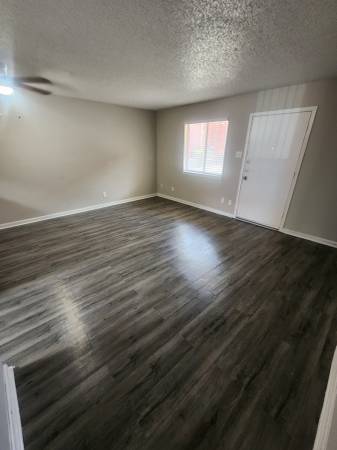 $969 / 1br - 650ft2 - 1 bedroom 1 bathroom (all flooring all bills included) $969 a month (Corpus Christi)64036534263811122