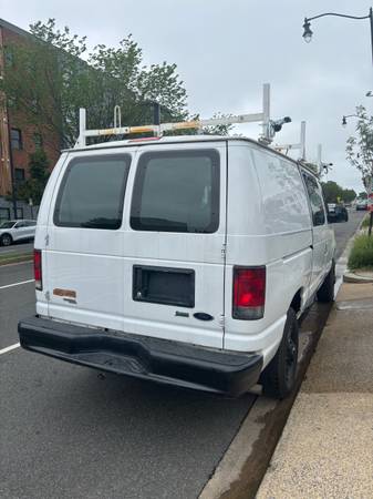 Ford E-250 Econoline - $9,000 (Beltsville)63616712797441122