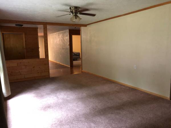 $1,650 / 3br - BEAUTIFUL HOME WITH LARGE BEDROOMS NEAR LAKE MARGRETHE (Grayling)64037723650562124