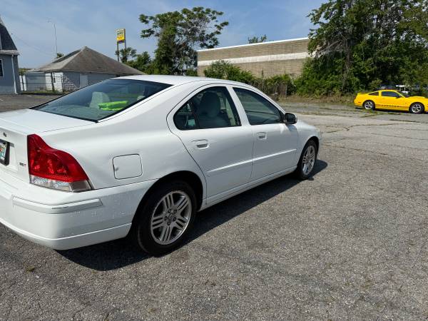 2009 Volvo S60 - $2,90063615768156547124