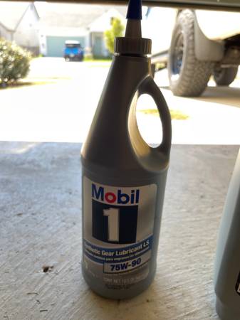 Mobil 1 Synthetic Gear Lubricant 75W 90 1