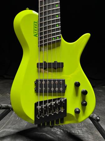 Kiesel 6 string Zues Bass 1