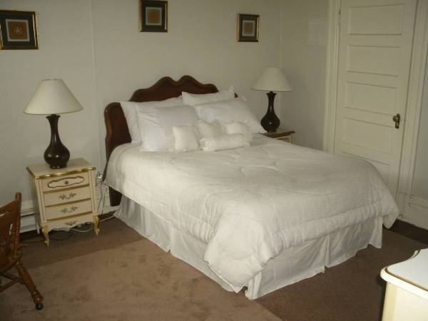 $1,798 / 1br - XL.ROOM  Near Google/Apple shuttle and public transportation (USF / panhandle)63657626719619121