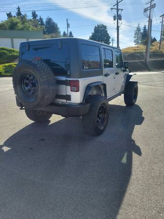 2011 Jeep Wrangler Rubicon - $15,000 (Cashmere)63442621125507123