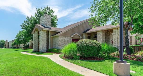 $999 / 1br - 850ft2 - 1 Bed 1 Bath Loft ready For Move In (Tulsa)63981978800770120