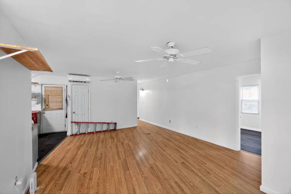 $1,275 / 3br - 3 BR in Quiet Area w/ Fenced Yard *AVAIL IMMEDIATELY* Pets OK (Trinity)64027440037505123