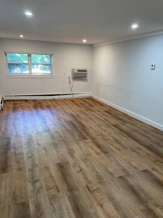$2,095 / 1br - 920ft2 - Spacious apartment in quiet area/Heat included (Quincy)63699215743235120