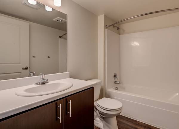 $1,795 / 3br - 1034ft2 - Mesa de billar, distribuciones espaciosas, áreas de juegos (20104 Mountain Hwy E, Spanaway, WA)64031307415426124