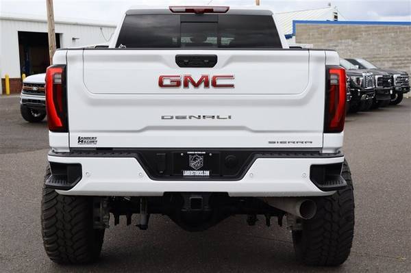 2025 GMC Sierra 3500 Denali - Photo 4