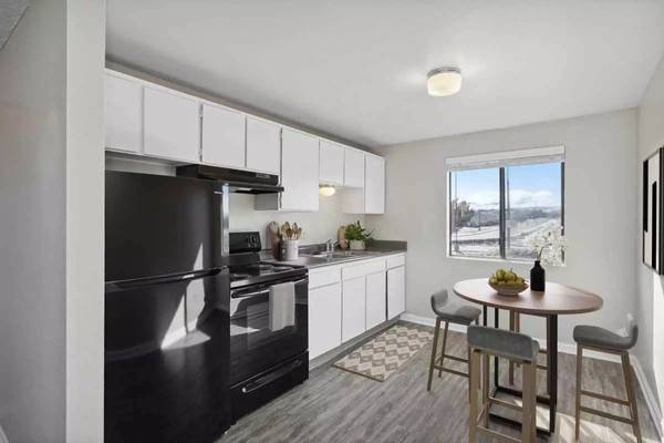 $1,280 / 2br - 700ft2 - Welcome to bliss: 2 BR & 1 BA & $750 off of move in!! (Reno)63682255538435123