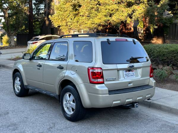 2012 Ford Escape XLT AWD ~ Clean Title - $4,700 (mountain view)63654696790147124