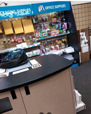 UPS STORE ASSOCIATE 1