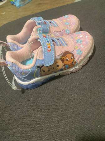 Light up cocomelon shoes 1