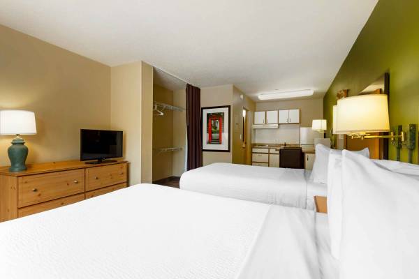 $1,800 Fully furnished, Wi-Fi, Free Parking, Close to BWI Airport.63694446891137124