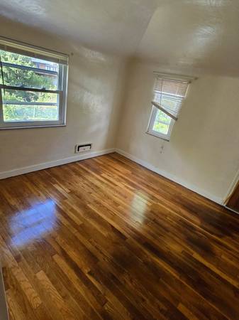 $880 Room w Balcony, private bath in House 1