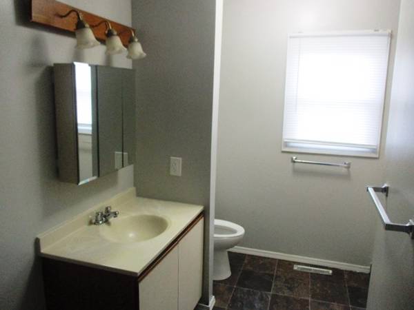 $1,010 / 2br - 2 bedroom/ 2 bath (1503 Northbrook)64018612273155124