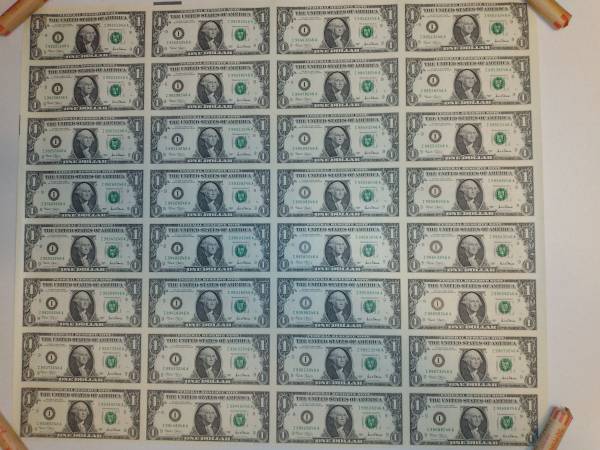 2-32-Bills Uncut Sheets, 1 - 1$ 2001 Series, 1 - 2$ 2003 Series 1