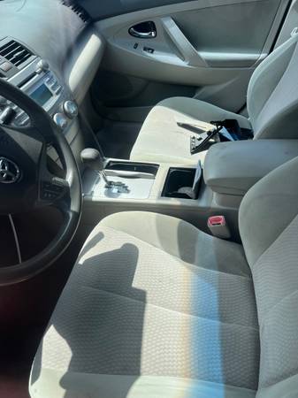 2010 Toyota Camry - $300 (Madison)63470432950145124