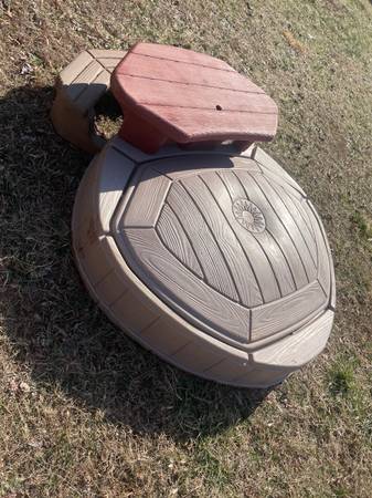 Can Deliver- Step 2 Sandbox w Picnic Table and Seat 1