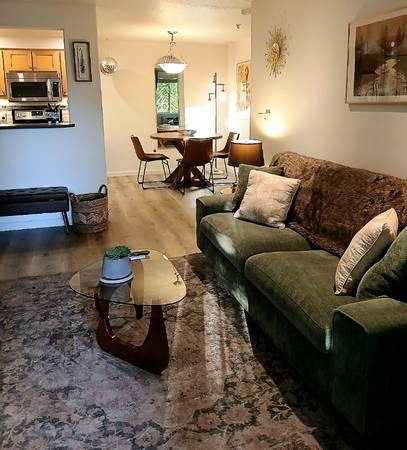 $1700.00 / 1br - 650ft2 - Charming Single Unit in Beaverton | Available 10/1  $1700/month63999314875395120