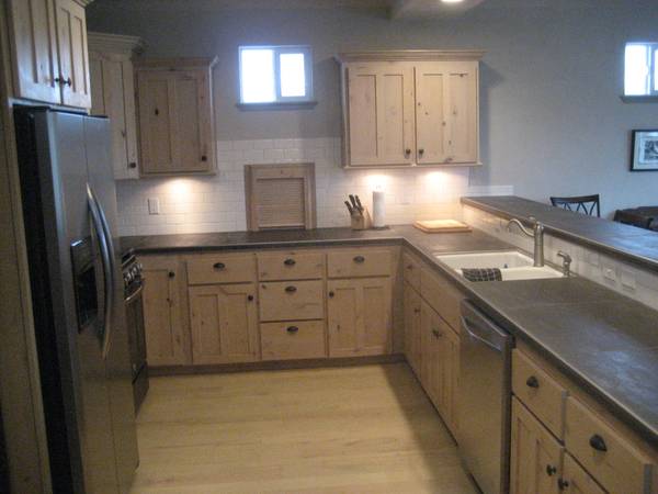 $1,900 / 2br - 1311ft2 - private country, 2 bedroom, 2.5 bath, furnished home (Stevensville)63657027238657123