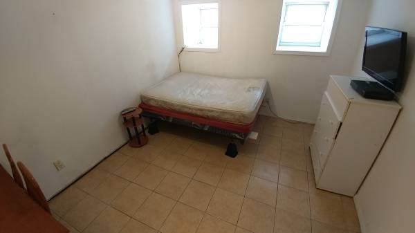 Large Furnish room 250 a week 1