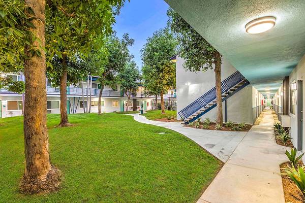 $1,725 / 395ft2 - Carpeting, Stainless Steel Appliance Package, Controlled Access/Gated63912983087618122
