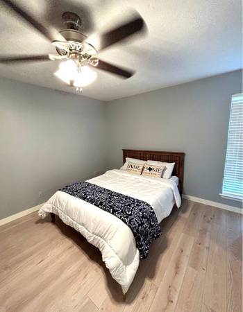 $1300.00 / 2br - 1062ft2 - Bright & Spacious 2BR/1BA Condo – Available Oct 1!63884888945283124