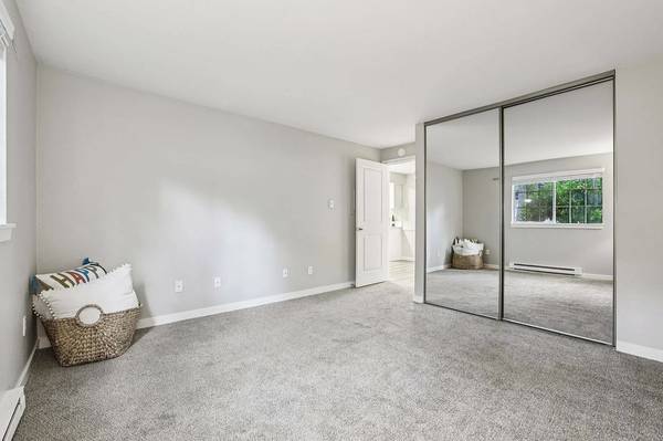 $2,556 / 2br - 918ft2 - 2BD 2BA, Pista de tenis, Área de juegos al aire libre (1324 Mill Creek Blvd, Mill Creek, WA)63910195757827124