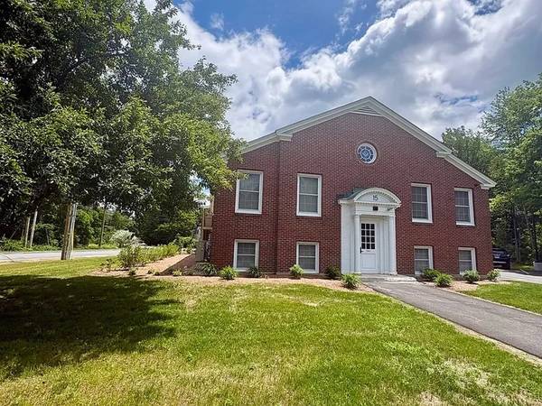 Modern 1 Bed/1 Bath Unit in Goffstown, NH - Available Oct 10, 2026 - $ 1
