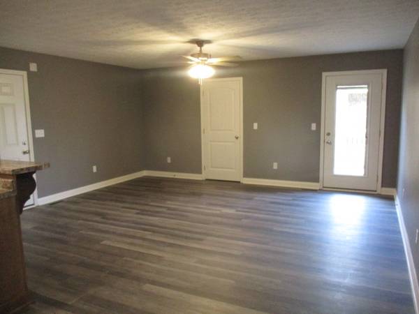 $950.00 / 2br - 1040ft2 - Apartment63846718824963123