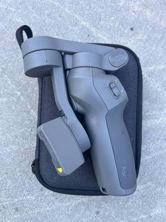 DJI Osmo Mobile 3 with case 1