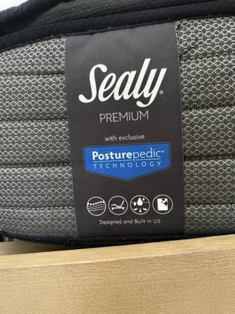 Sealy Posturepedic Full Size Mattress 1