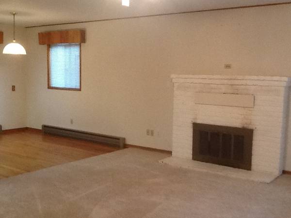 $2,195 / 3br - 1118ft2 - Lovely 3-Bedroom Ranch Home in Ridgefield for Lease (1110 NE 259th Street)63831771562497121