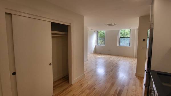 $3,400 / 1br - 600ft2 - Modern Roxbury 1 Bed For $3,400 AVAIL 11/1/25 NO FEE (Roxbury)64186292782595122